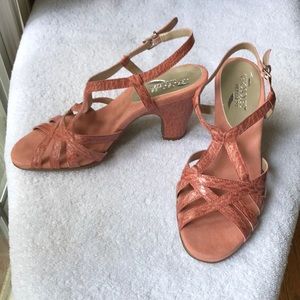 NEW! Aerosoles ( heelrest) heeled sandals